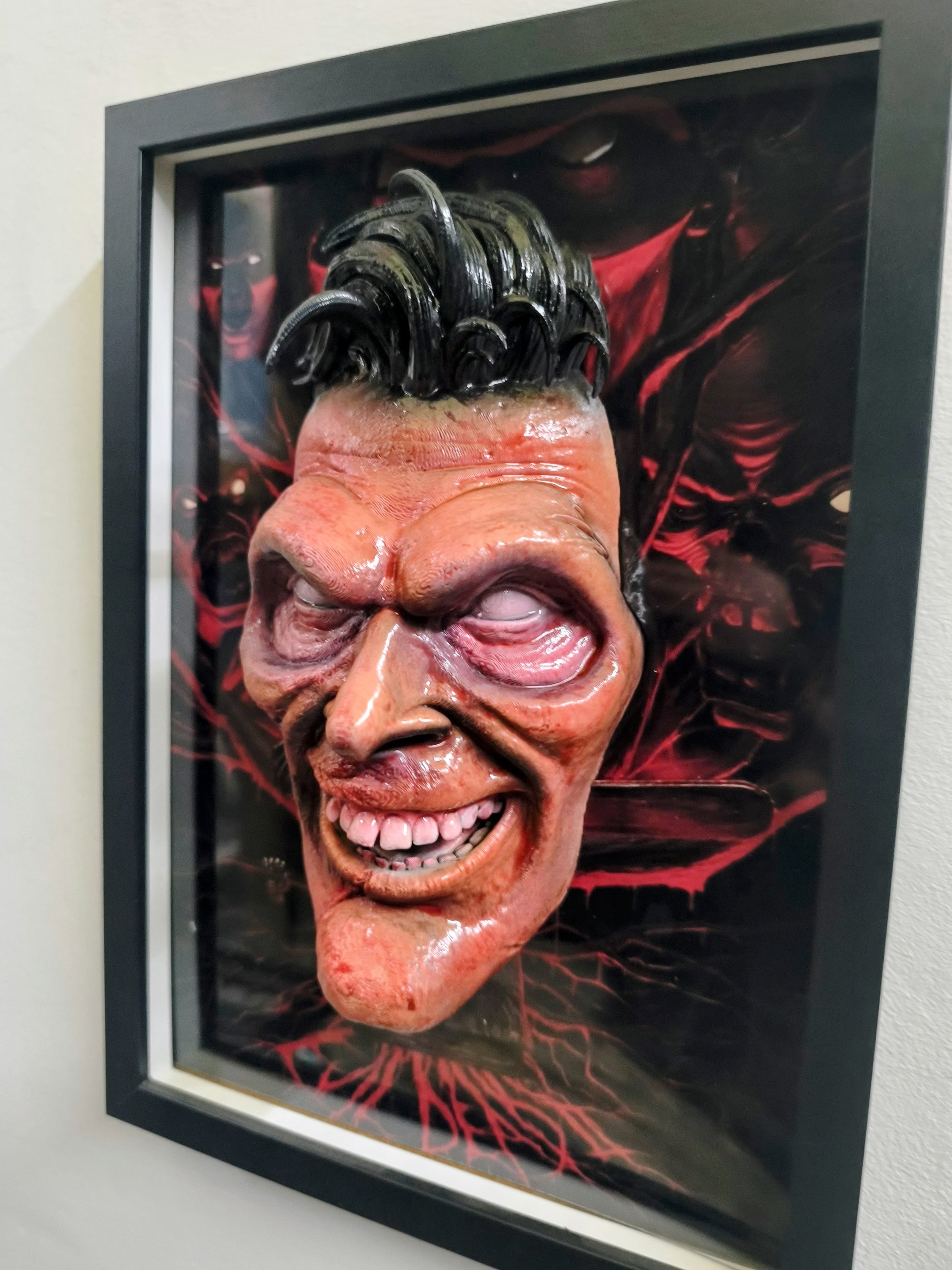 Nightmares in Frame - Deadite Ash — Dettaglio laterale | The Frame Beyond
